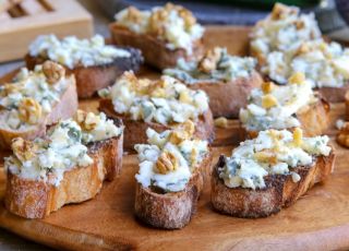 Tartine-roquefort-noix-papille-pupille